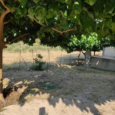 Paganatos Place Case de vacanță